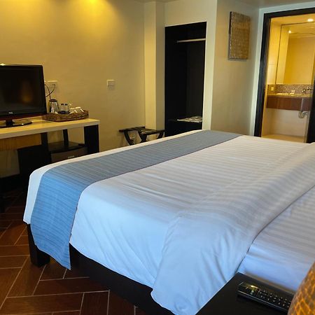 Canyon Cove Hotel And Spa Nasugbu Bagian luar foto